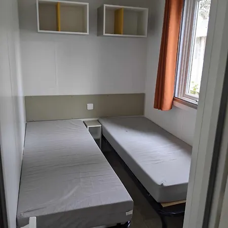 Spacieux Mobil 4 10 Personnes 4 *